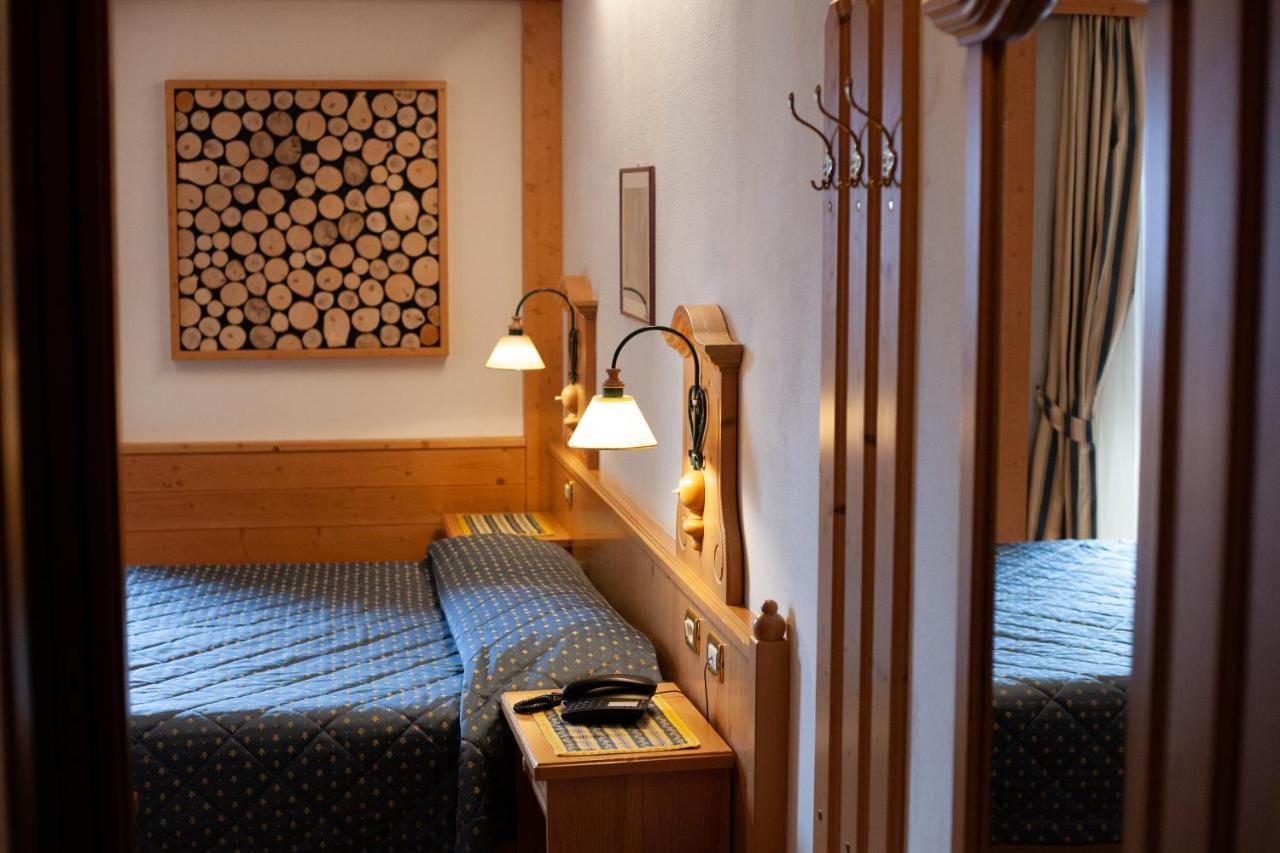 Hotel Posta フォルニ・ディ・ソプラ エクステリア 写真