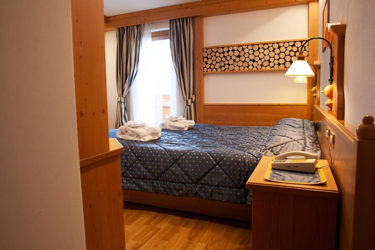 Hotel Posta フォルニ・ディ・ソプラ エクステリア 写真